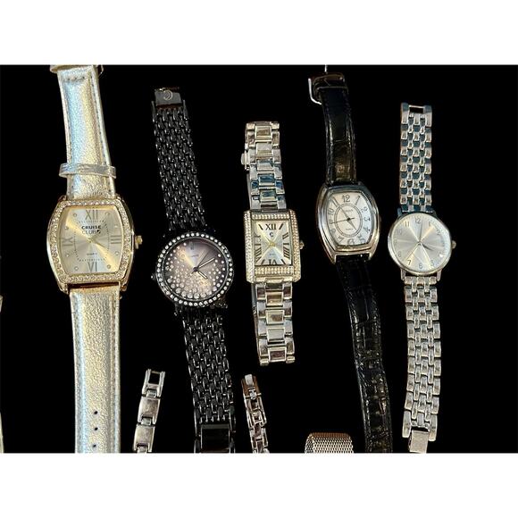 Lot of 22 Wrist Watches Various Brands, Not working (Need Batteries) - Picture 9 of 13